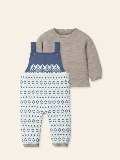 hand knitted 2-piece outfit for little boys in beige and blue holiday pattern