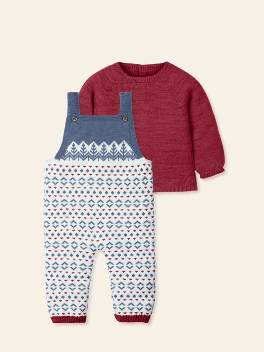 hand knitted 2-piece outfit for little boys in holiday pattern